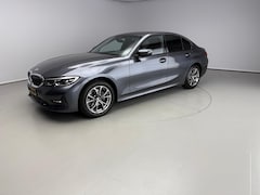 BMW 3-serie - Sedan 320i | LED | Leder | Navigatie | Sportstoelen | Stoelverwarming | DAB | Alu 17 inch