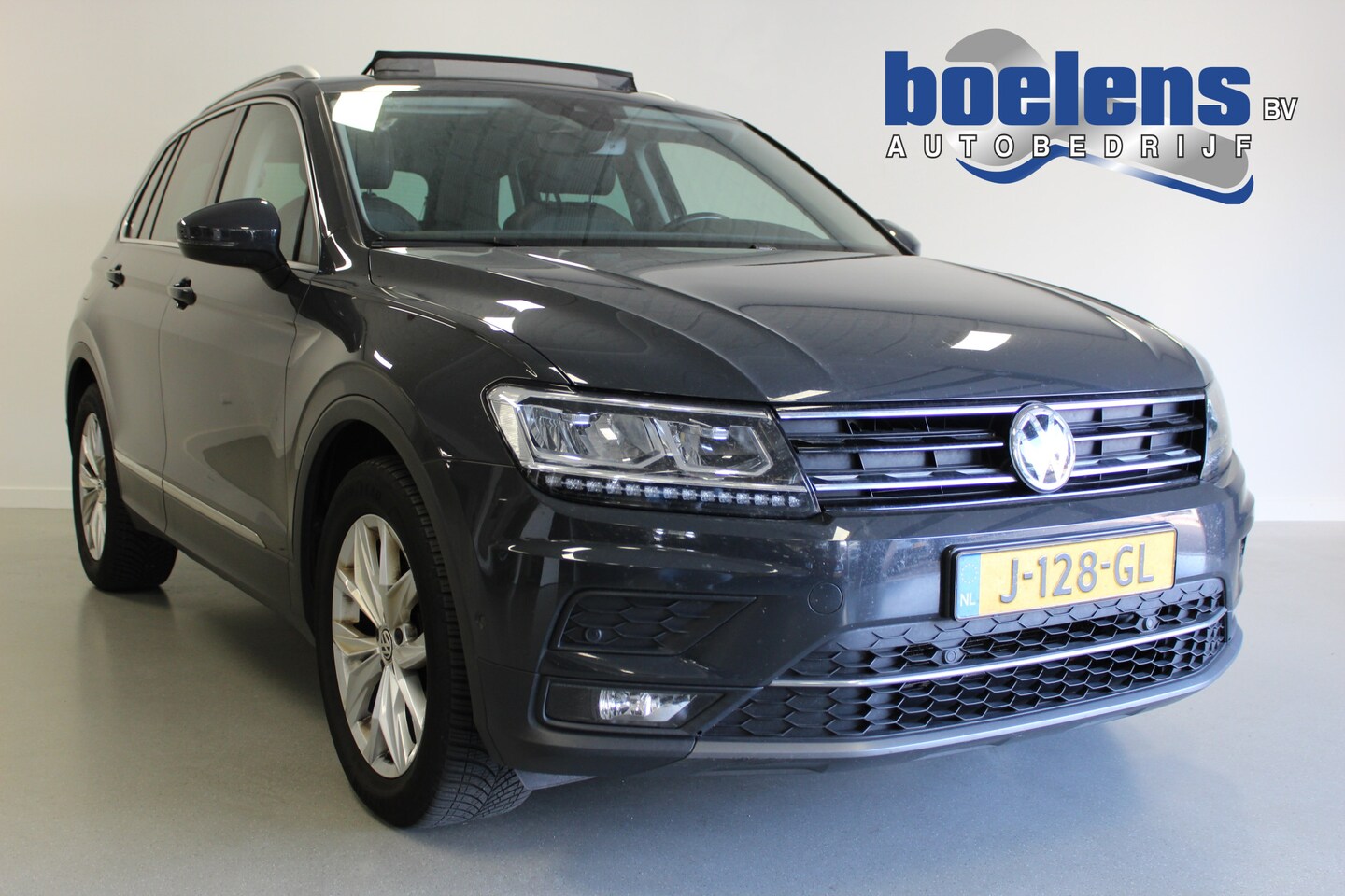Volkswagen Tiguan - 1.5 TSI ACT Highline | DYNAUDIO | PANO-DAK | ACC | STOEL-VERW | CLIMA | PDC-V/A | CAMERA | - AutoWereld.nl