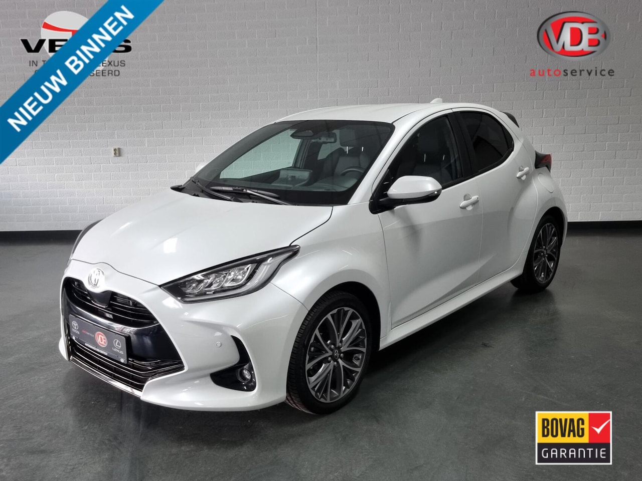 Toyota Yaris - 1.5 Hybrid Executive / HUD / JBL / PDC - AutoWereld.nl