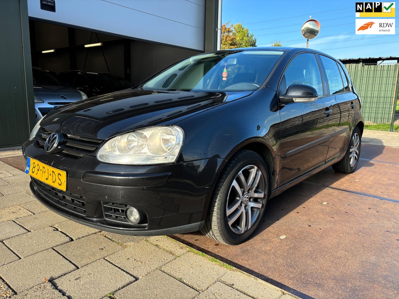 Volkswagen Golf - 1.6 FSI Airco Meeneemprijs 999,- - AutoWereld.nl