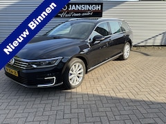 Volkswagen Passat Variant - 1.4 TSI GTE Highline Automaat | Trekhaak | Stoelverwarming & Massage | Camera | Navi | ACC