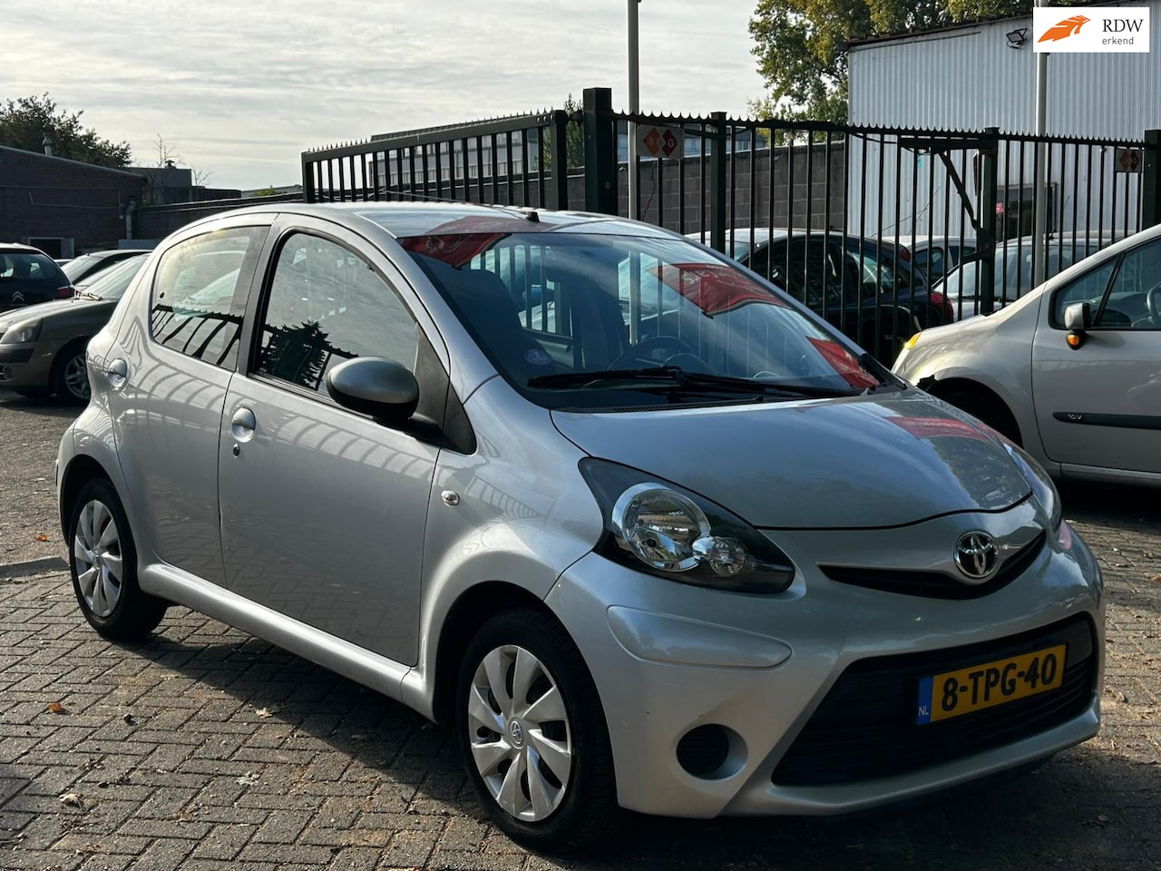 Toyota Aygo - 1.0 VVT-i Comfort Bluetooth airco elektrische ramen cv op afs - AutoWereld.nl