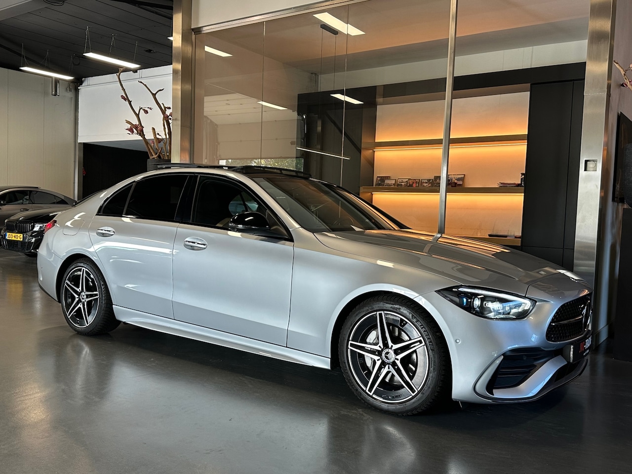 Mercedes-Benz C-klasse - 200 AMG Night Pano Memory 360Cam. Keyless Headup - AutoWereld.nl