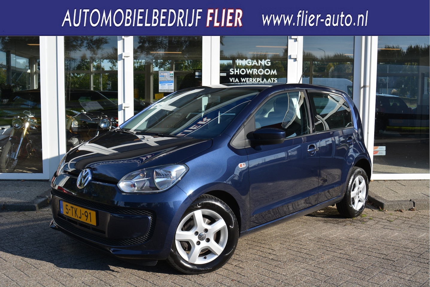 Volkswagen Up! - 1.0 Move Up! Executive | Cruise | Navi | Trekhaak | PDC | LM - AutoWereld.nl