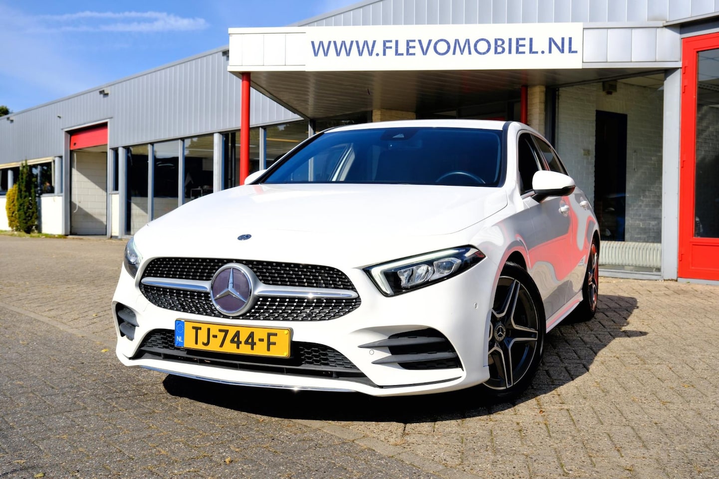 Mercedes-Benz A-klasse - 200 Business Solution AMG Aut. Navi|Leder-Alcantara|LMV|Cam|Widescreen - AutoWereld.nl
