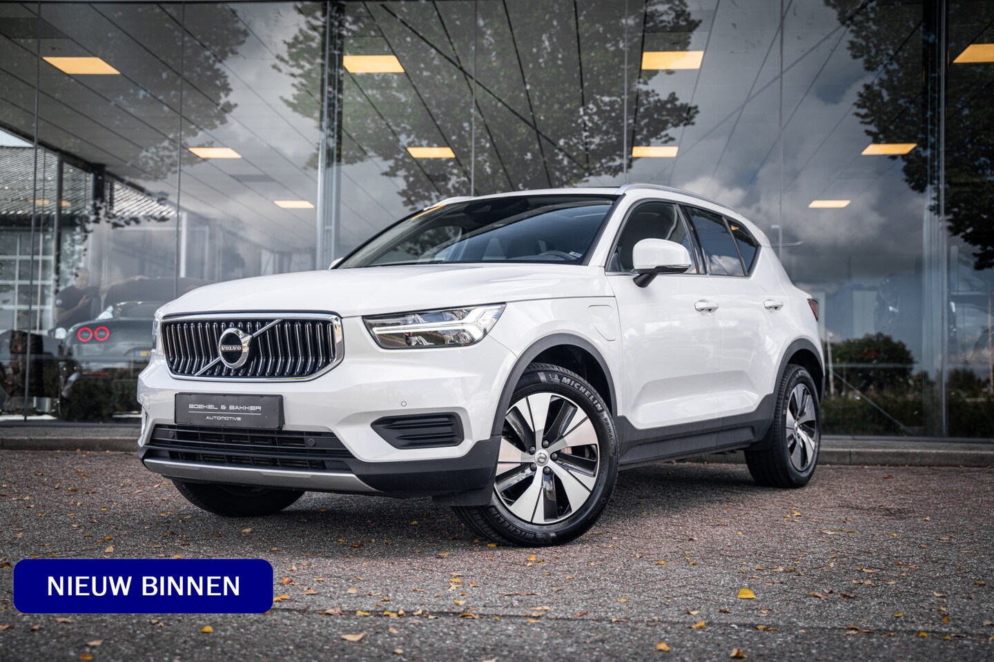 Volvo XC40 - T4 Recharge Inscription Expression ** Panoramadak**Vol leder**H&K** **Trekhaak wegklapbaar - AutoWereld.nl