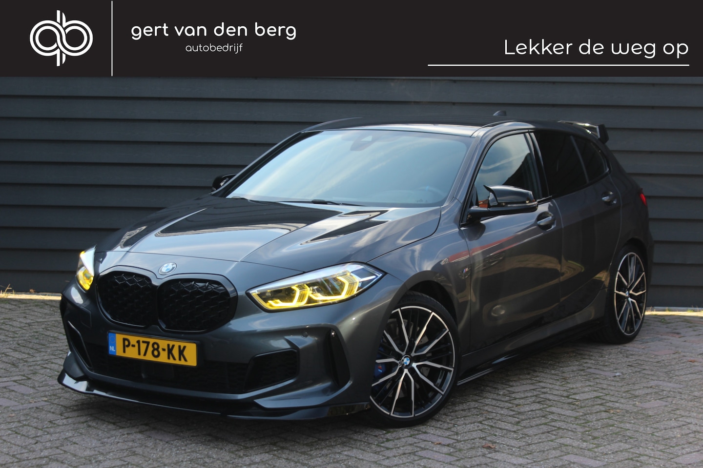 BMW 1-serie - M135i xDrive - 306 PK - PERFORMANCE UITLAAT - HEAD UP - CARPLAY - 19 INCH - - AutoWereld.nl