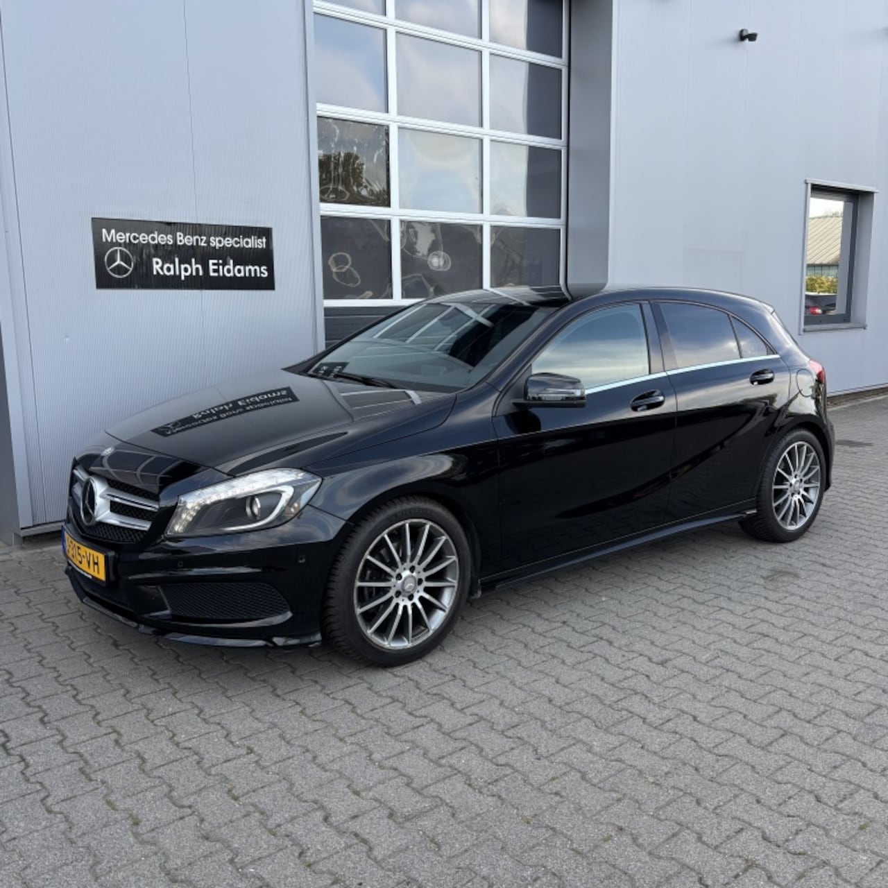 Mercedes-Benz A-klasse - 180 *AMG, alcantara leder, stoelverwarming* - AutoWereld.nl