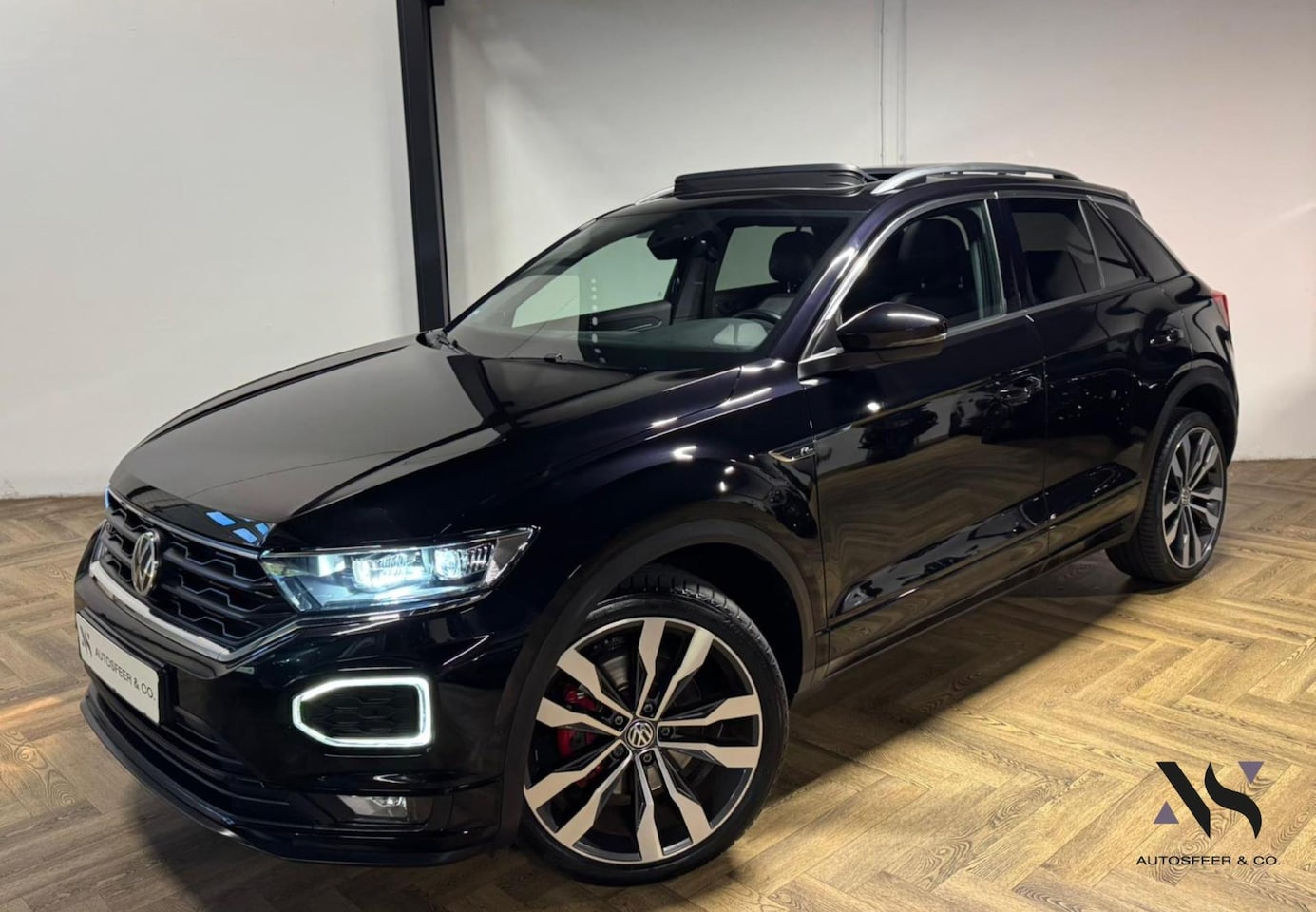 Volkswagen T-Roc - 1.5 TSI Sport Business R-line PANO KEYLESS - AutoWereld.nl