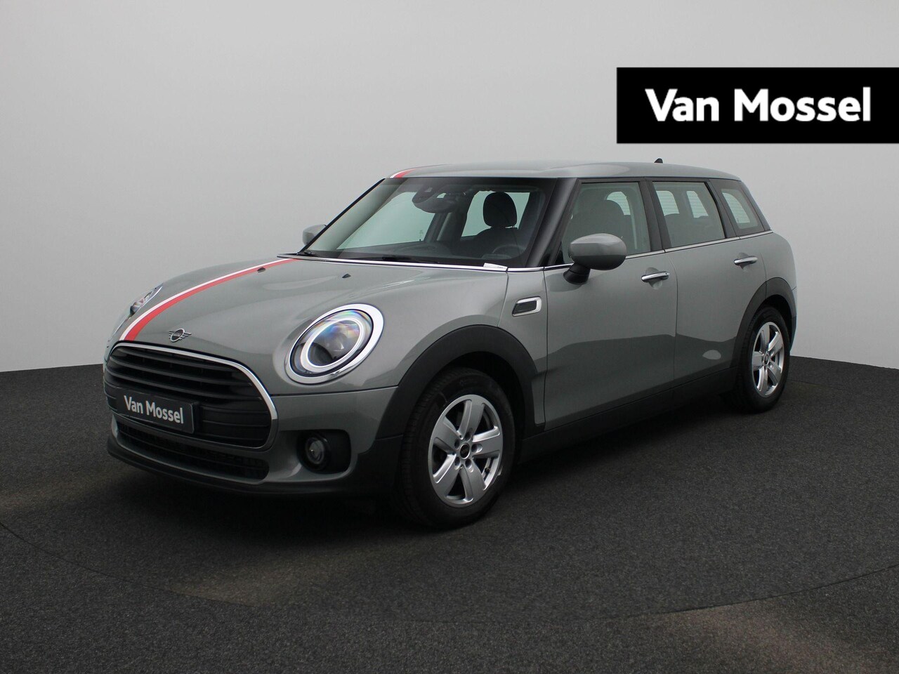 MINI Clubman - Mini 1.5 Cooper Business Edition AUTOMAAT | Navigatie | Climate-Control | Stoelverwarming - AutoWereld.nl