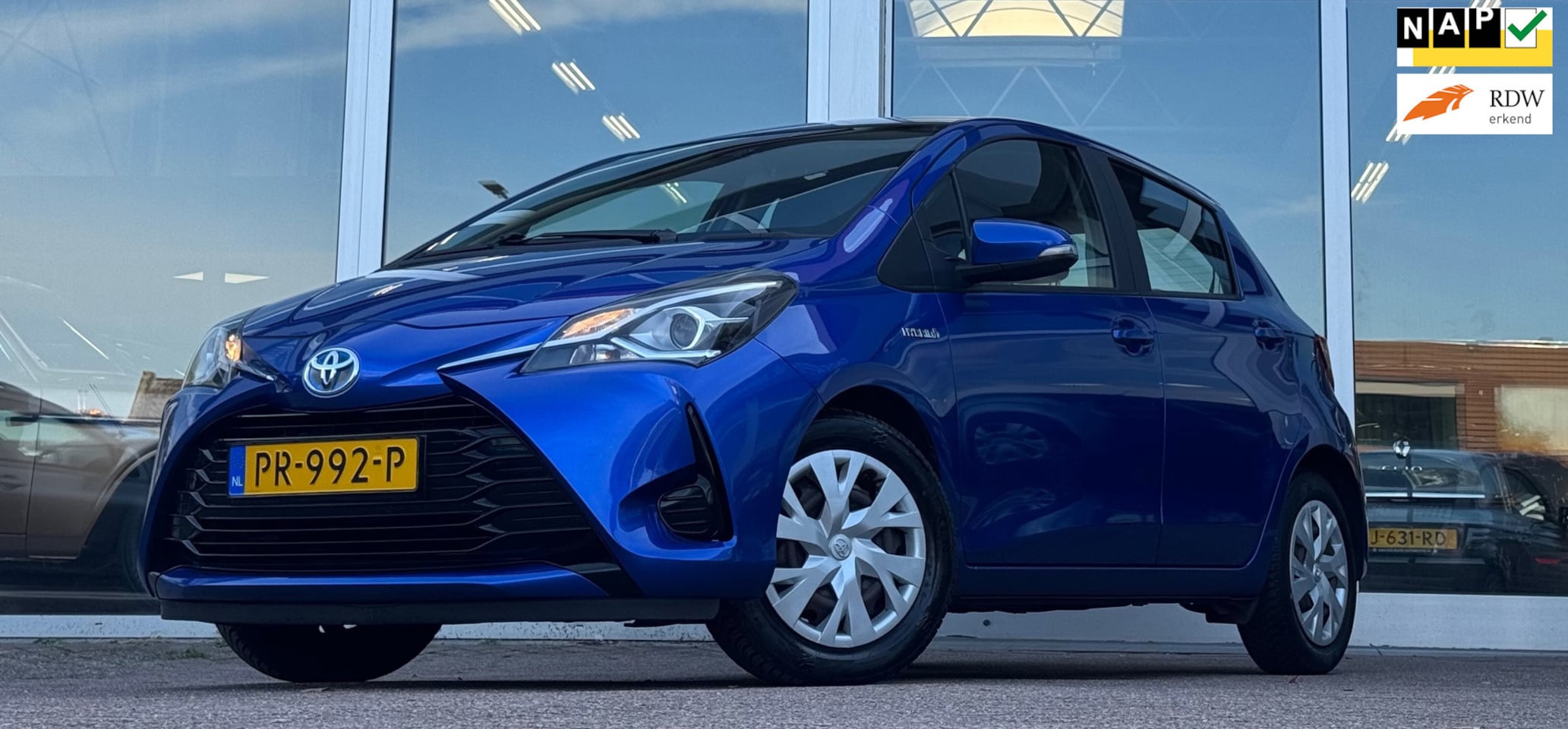 Toyota Yaris - 1.5 Hybrid Aspiration 1e Eigenaar Camera Navigatie Mooi! - AutoWereld.nl