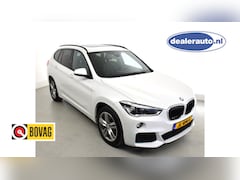 BMW X1 - sDrive20i M Sport-Headup-NL auto-Schuifdak afneembare trekhaak, M-Pakket, Schuifdak, priva