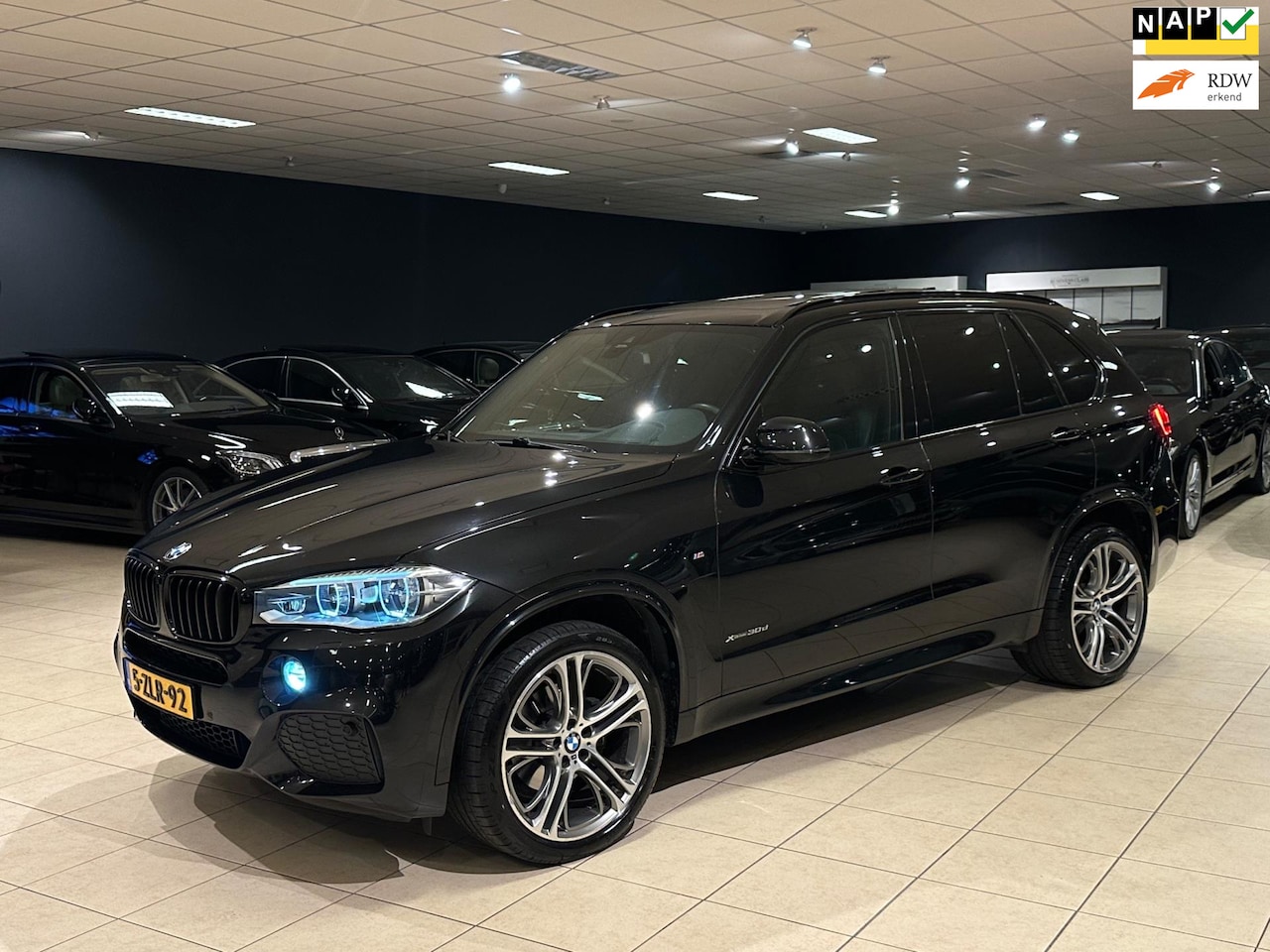 BMW X5 - XDrive30d M-Pakket|7-pers.|Trekhaak|Pano|Dealer-ond. - AutoWereld.nl