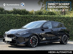 BMW 1-serie - M135 xDrive | M-Sport Pro | 19'' | Panorama | Stuur + Stoelverw. | Harman/Kardon