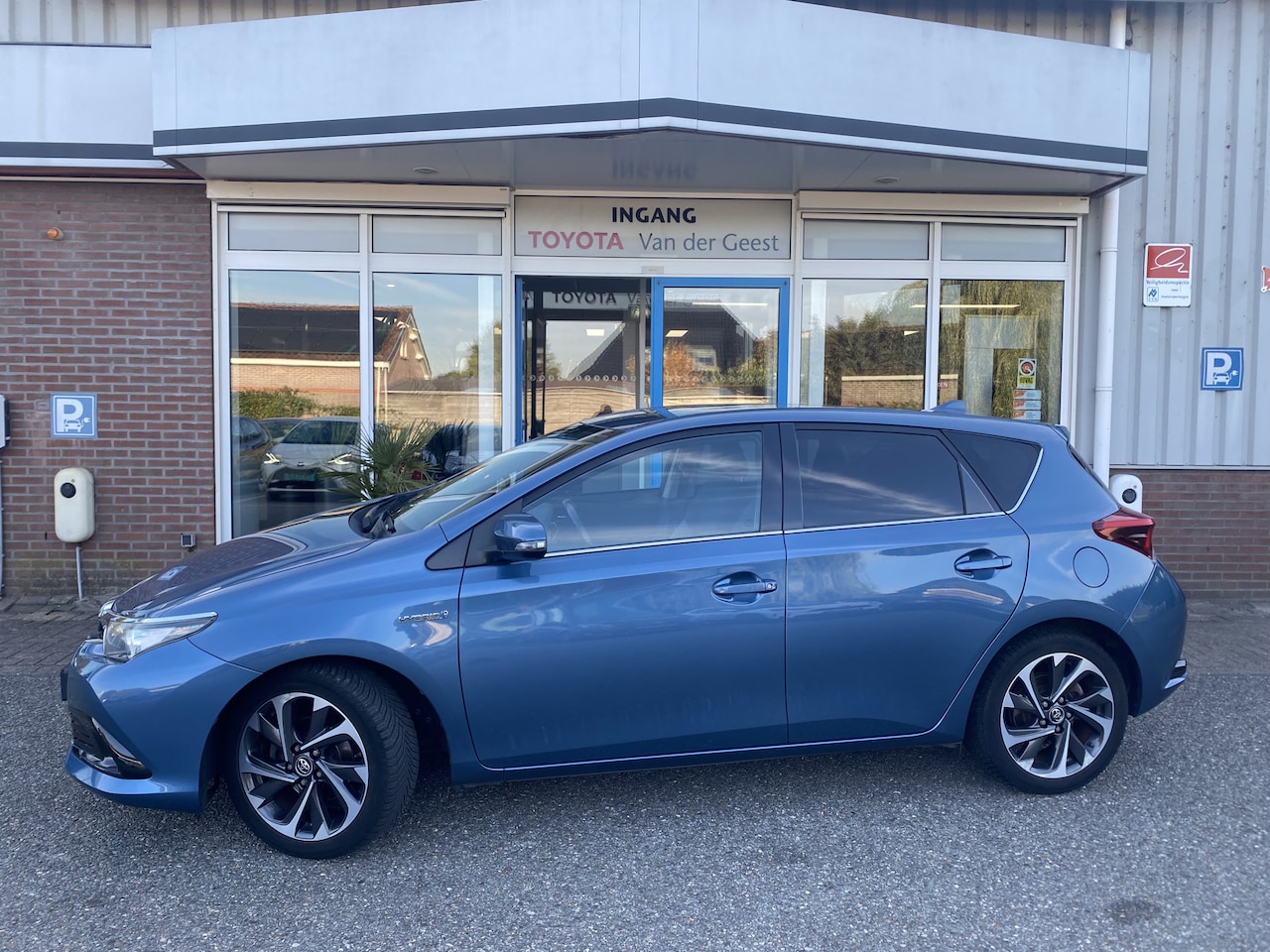 Toyota Auris - 1.8 Hybrid Now 1.8 Hybrid Now - AutoWereld.nl