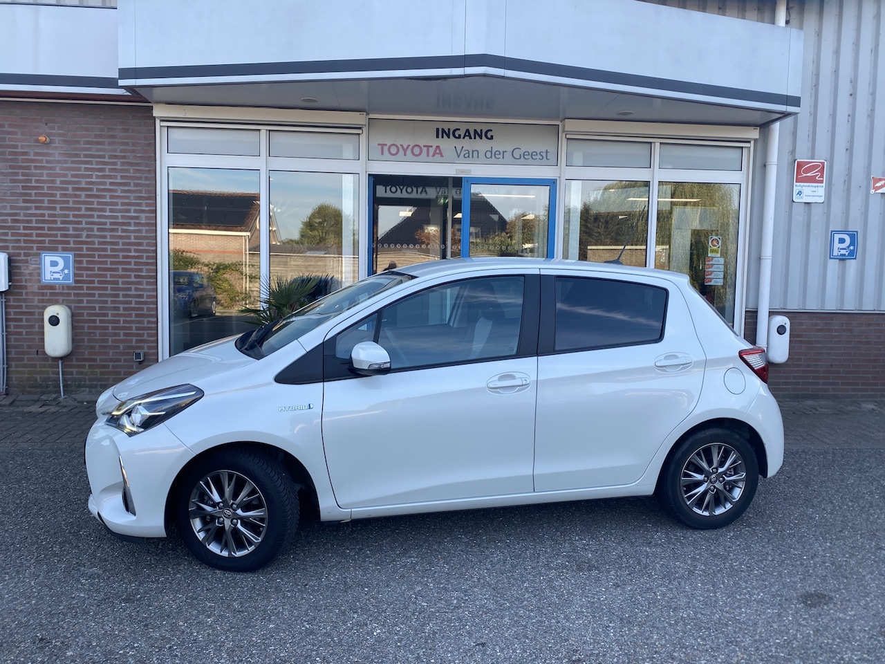 Toyota Yaris - 1.5 Hybrid Dynamic 1.5 Hybrid Dynamic - AutoWereld.nl