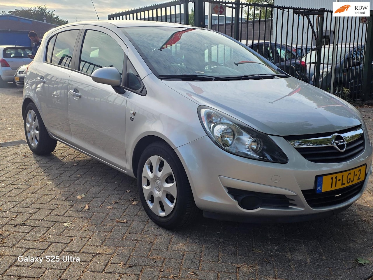 Opel Corsa - 1.2-16V '111' Edition 1e eigenaar uniek km org nl auto cruis control nap aantoonbaar - AutoWereld.nl