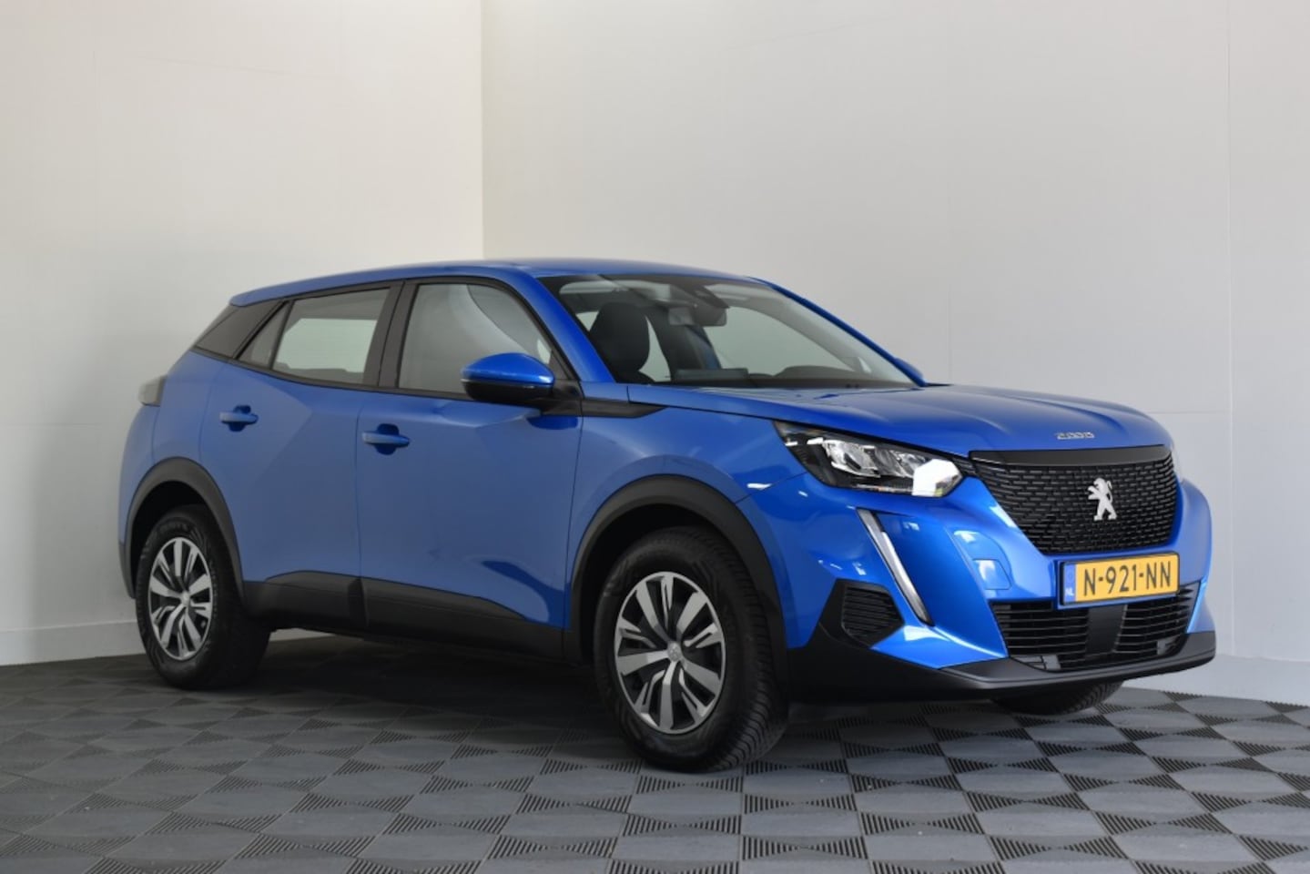 Peugeot 2008 - 1.2 PureTech Blue Lease Allure 1.2 PureTech 100PK Blue Lease Allure - AutoWereld.nl