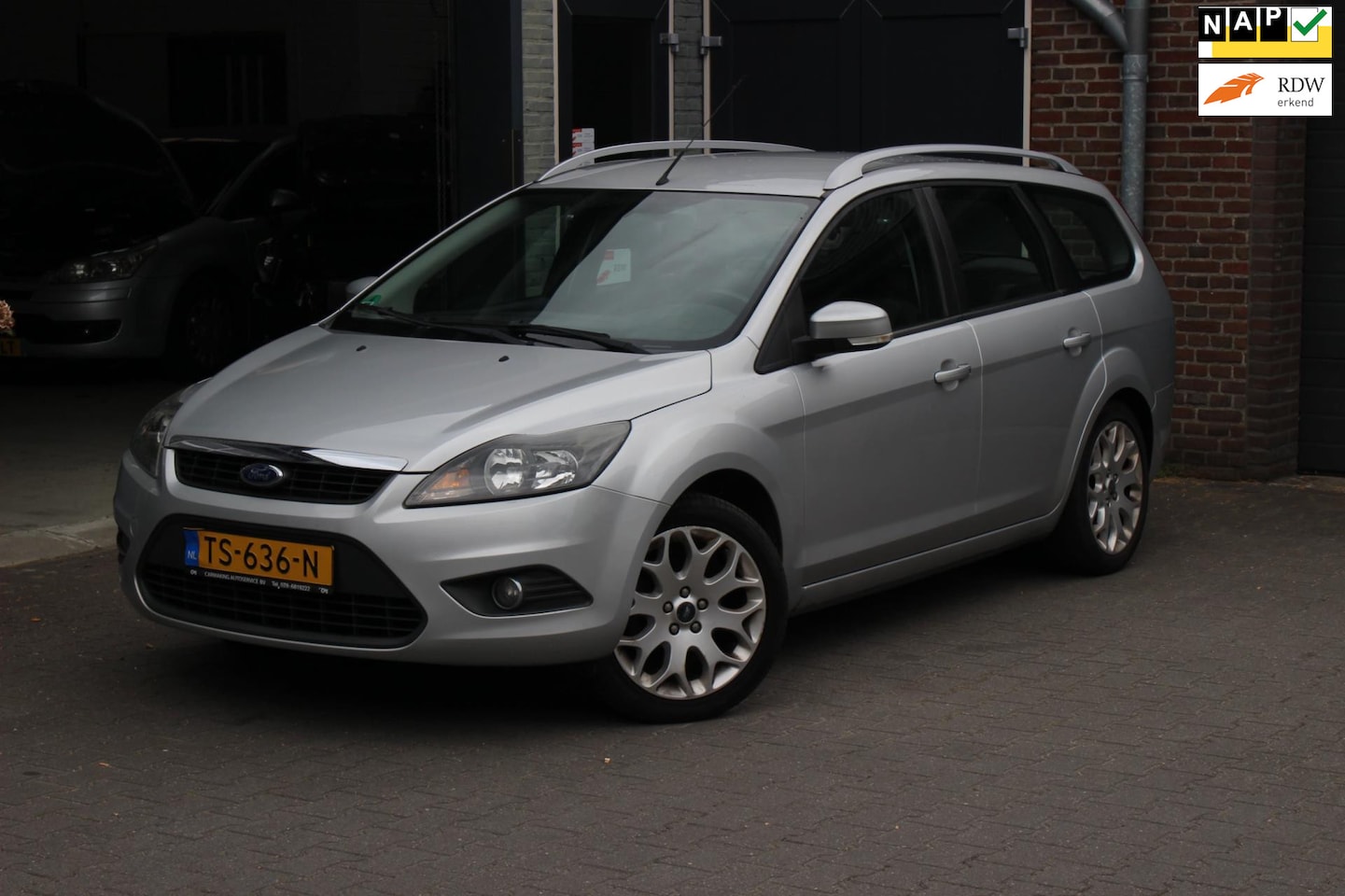 Ford Focus Wagon - 1.6 Titanium| 1jaar APK - AutoWereld.nl