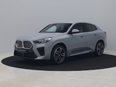 BMW iX2 - eDrive20 67 kWh M-Sport | LED | CAMERA | STOELVERWARMING
