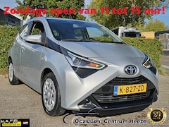 Toyota Aygo - 1.0 VVT-i x-play AUT Camera Carplay Zondag OPEN
