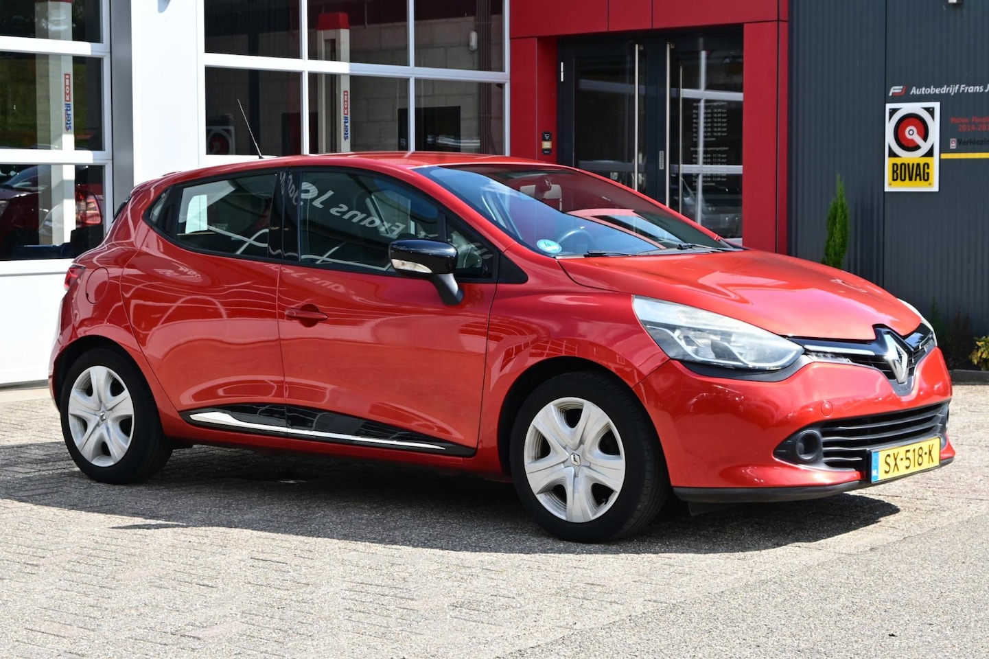 Renault Clio - 1.2 75pk 5drs | Airco | Navigatie | Cruise Control - AutoWereld.nl