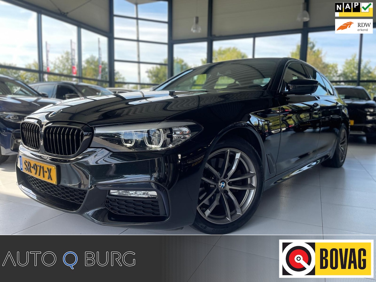BMW 5-serie - 520i Executive | Automaat | M Pakket | Camera | PDC | Sfeerverlichting | Stoelverwarming | - AutoWereld.nl