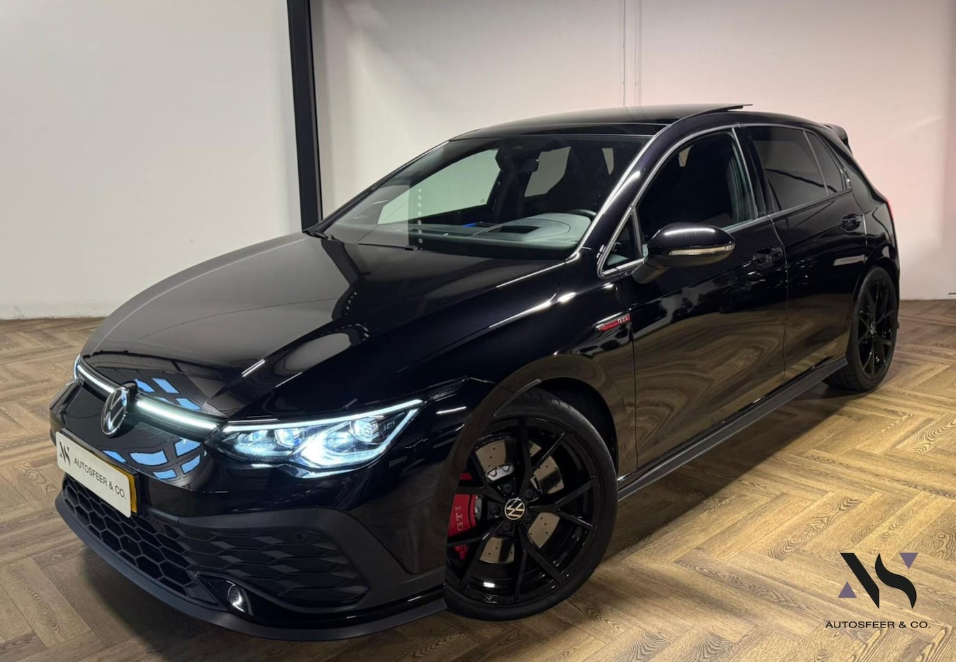 Volkswagen Golf - 2.0 TSI GTI CLUBSPORT PANO HUD KEYLESS - AutoWereld.nl
