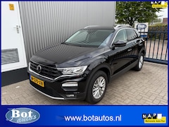 Volkswagen T-Roc - 1.5 TSI Style Business / AUTOMAAT / NEDERLANDSE AUTO / AIRCO / CRUISE CONTROL / TREKHAAK /