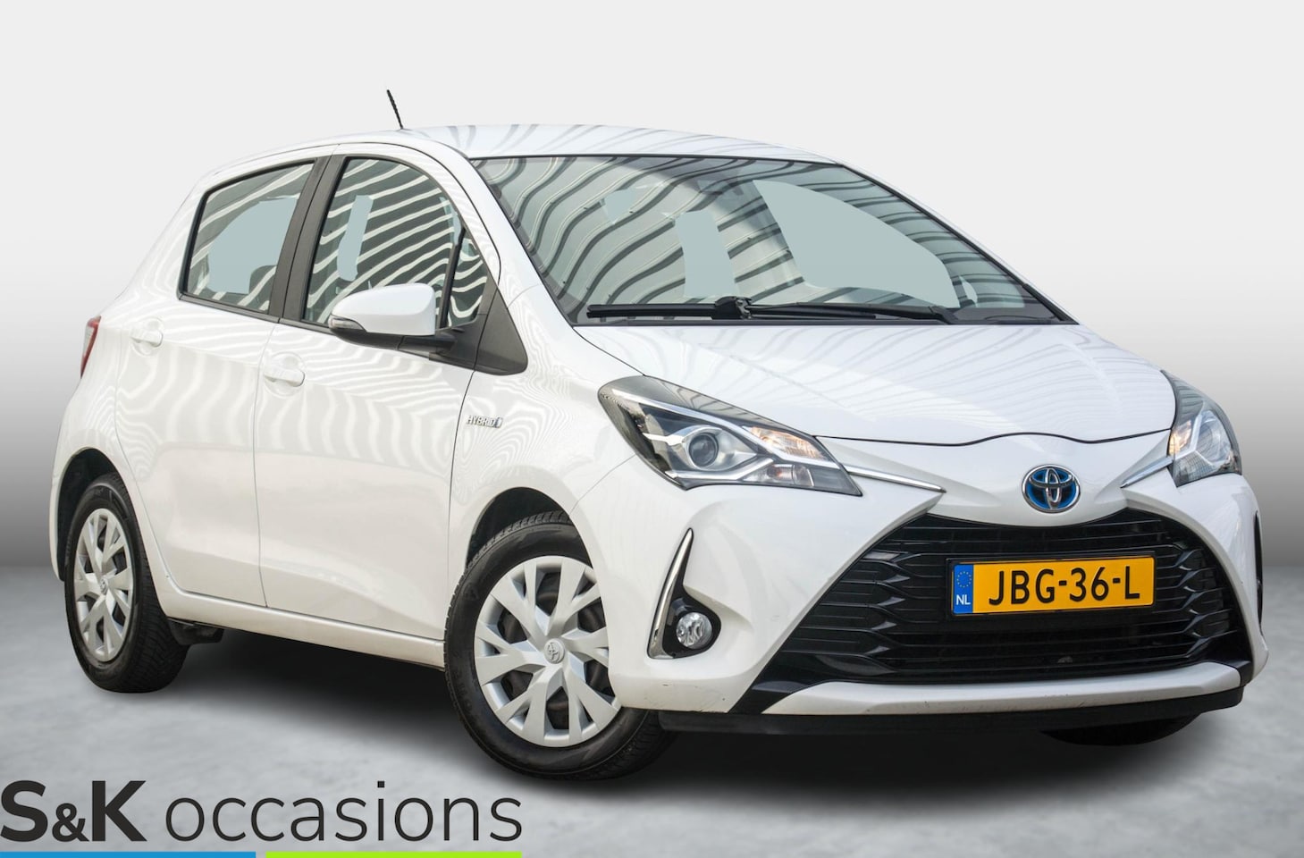 Toyota Yaris - 1.5 Hybrid Keyless NAVI PDC - AutoWereld.nl