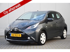 Toyota Aygo - 1.0 VVT-i x-play Airco Navi/Camera