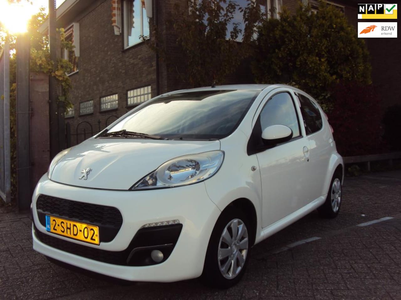 Peugeot 107 - 1.0 Active 1.0 Active - AutoWereld.nl