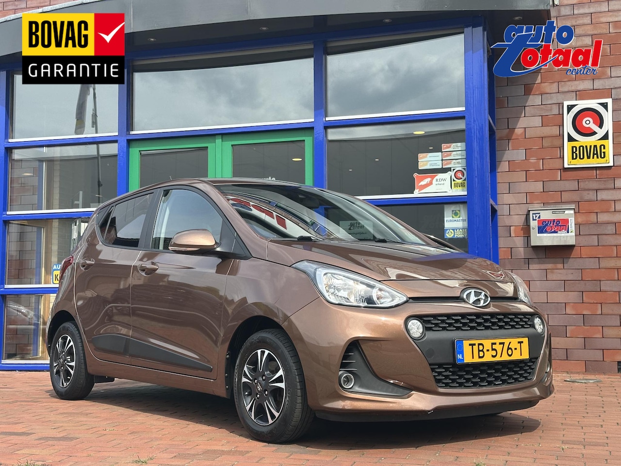 Hyundai i10 - 1.0i i-Premium | Airco | Navi | Dealer onderhouden - AutoWereld.nl