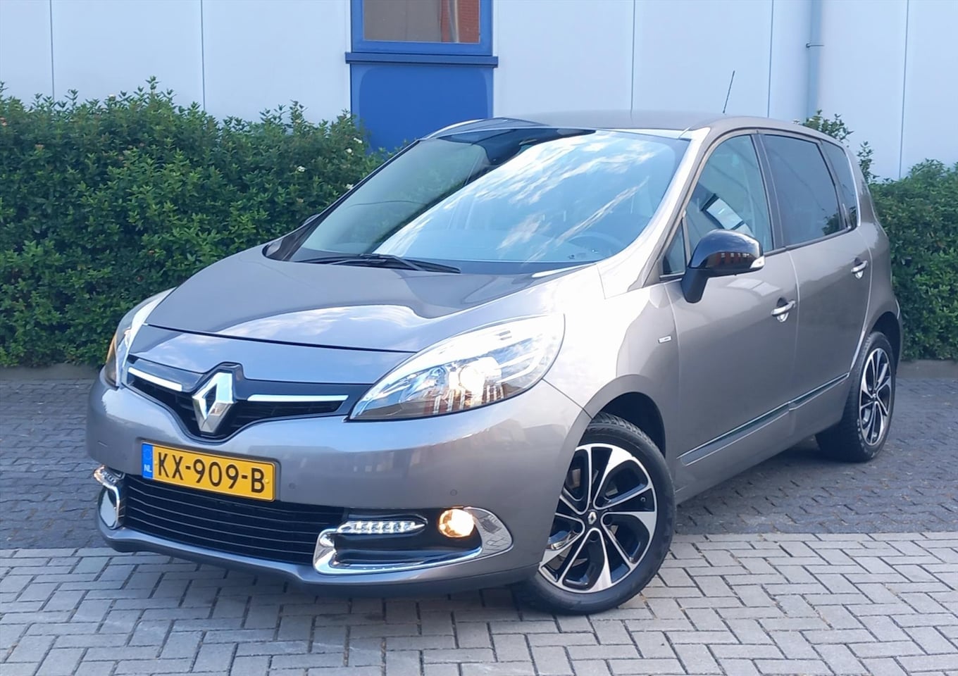Renault Scénic - 1.2 TCE 97KW 5P Bose Navigatie/Stoelverwarming - AutoWereld.nl