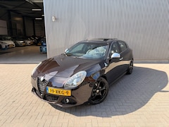 Alfa Romeo Giulietta - 1.4 T Distinctive 170pk|Panorama|Sport uitlaat|Cruise control|PDC