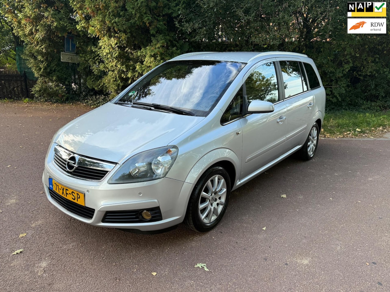 Opel Zafira - 2.2 Cosmo 7p / Navi / Airco / NAP / Aux / pdc / - AutoWereld.nl