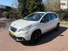 Peugeot 2008 - 1.2 PureTech Urban Cross / Navi / Apk / NAP / pdc / Lm /