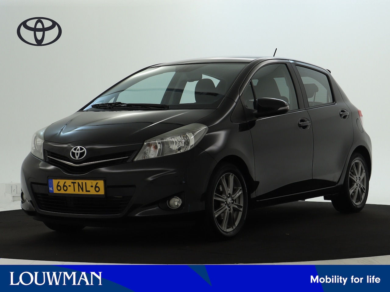 Toyota Yaris - 1.3 VVT-i Dynamic Automaat | Navigatie | Lichtmetalen velgen | - AutoWereld.nl