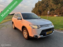 Mitsubishi Outlander - 2.0 PHEV N.A.P, Stoelverwarming