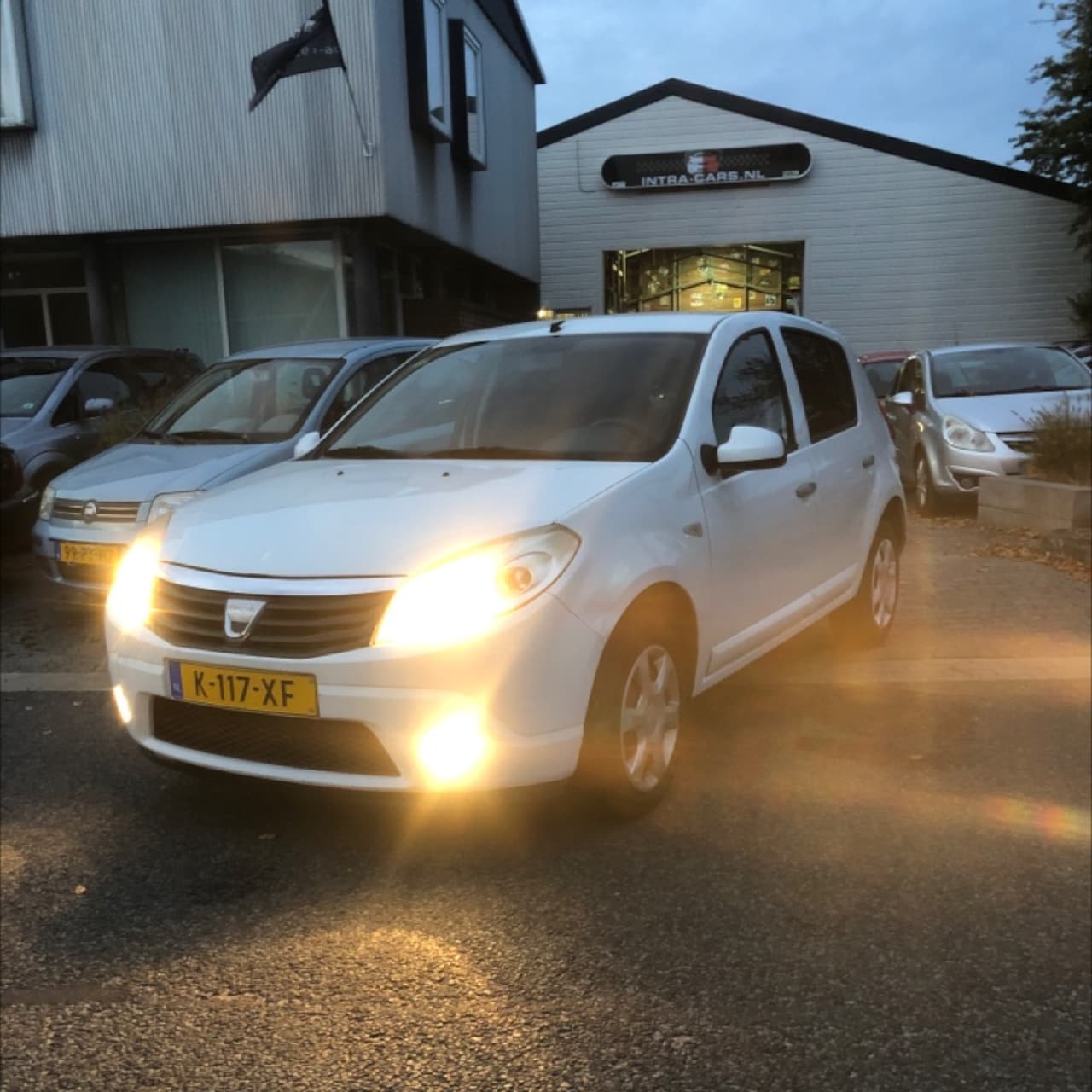 Dacia Sandero - 1.2 Lauréate 5Deurs,Airco,Electr pakket. Apk 11-04-2026 In prima staat verkerende en goed - AutoWereld.nl