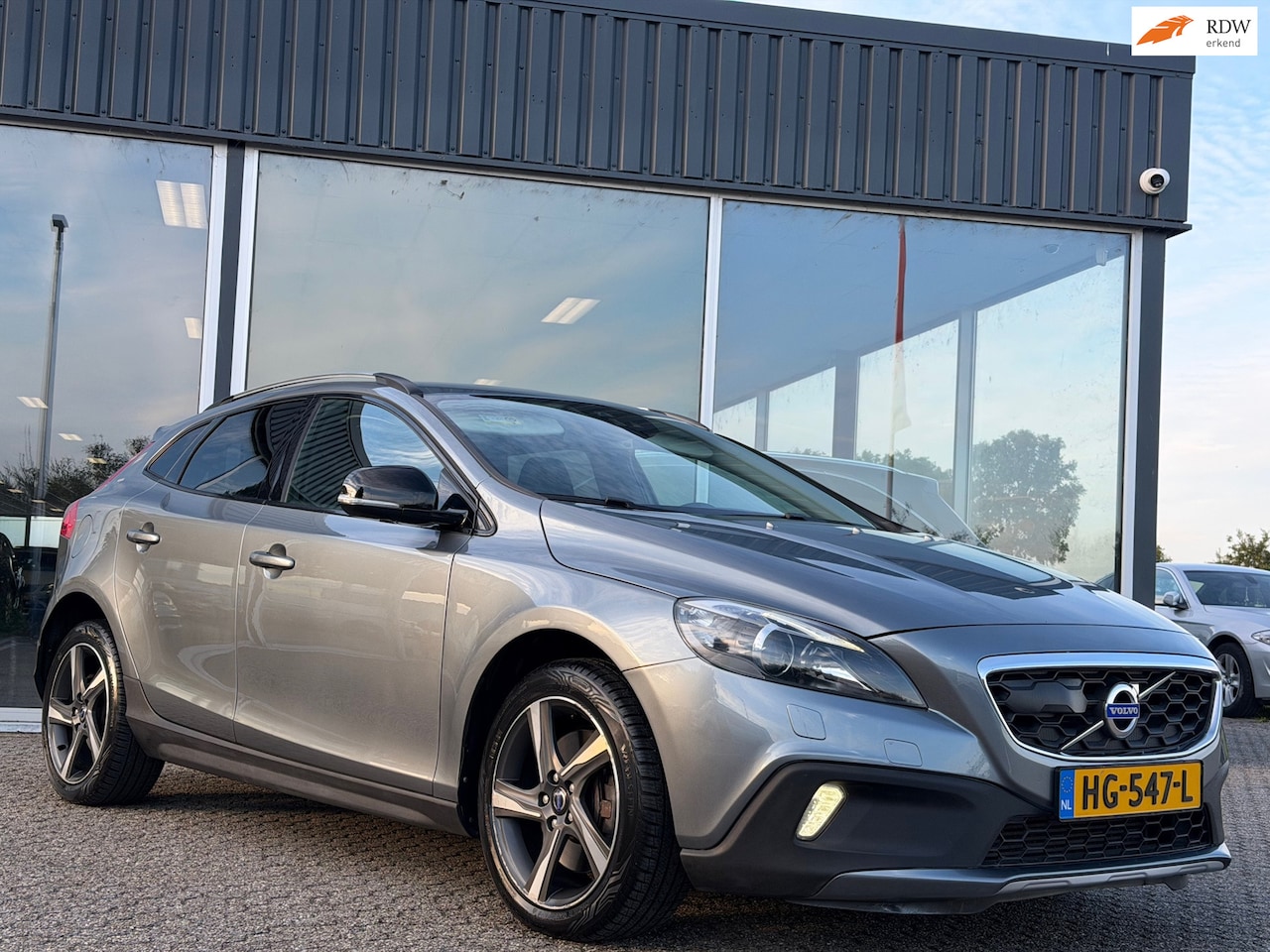Volvo V40 Cross Country - 2.0 T4 AWD AUTOMAAT/LED/NETTE STAAT - AutoWereld.nl