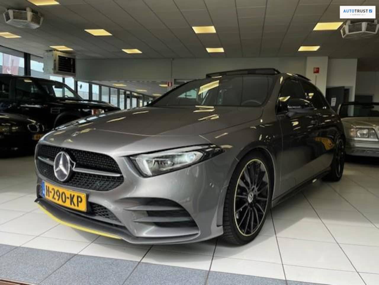 Mercedes-Benz A-klasse - 220 Premium Plus/AMG Line Edition 1 Night pakket/Pano/190PK/Widescreen/Dealer onderhouden - AutoWereld.nl