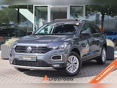 Volkswagen T-Roc - 1.0 Style TSI 115pk | Virtual | Pano | Sensoren | LED | Adaptive | Climate | Navi | Carpla