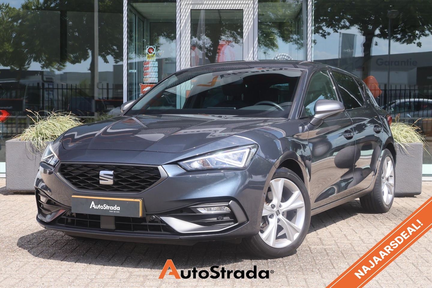 SEAT Leon - 1.0 FR TSI 110pk | Camera | Navi | Climate | Virtual | Stoelverwarming | Carplay | Sfeerve - AutoWereld.nl