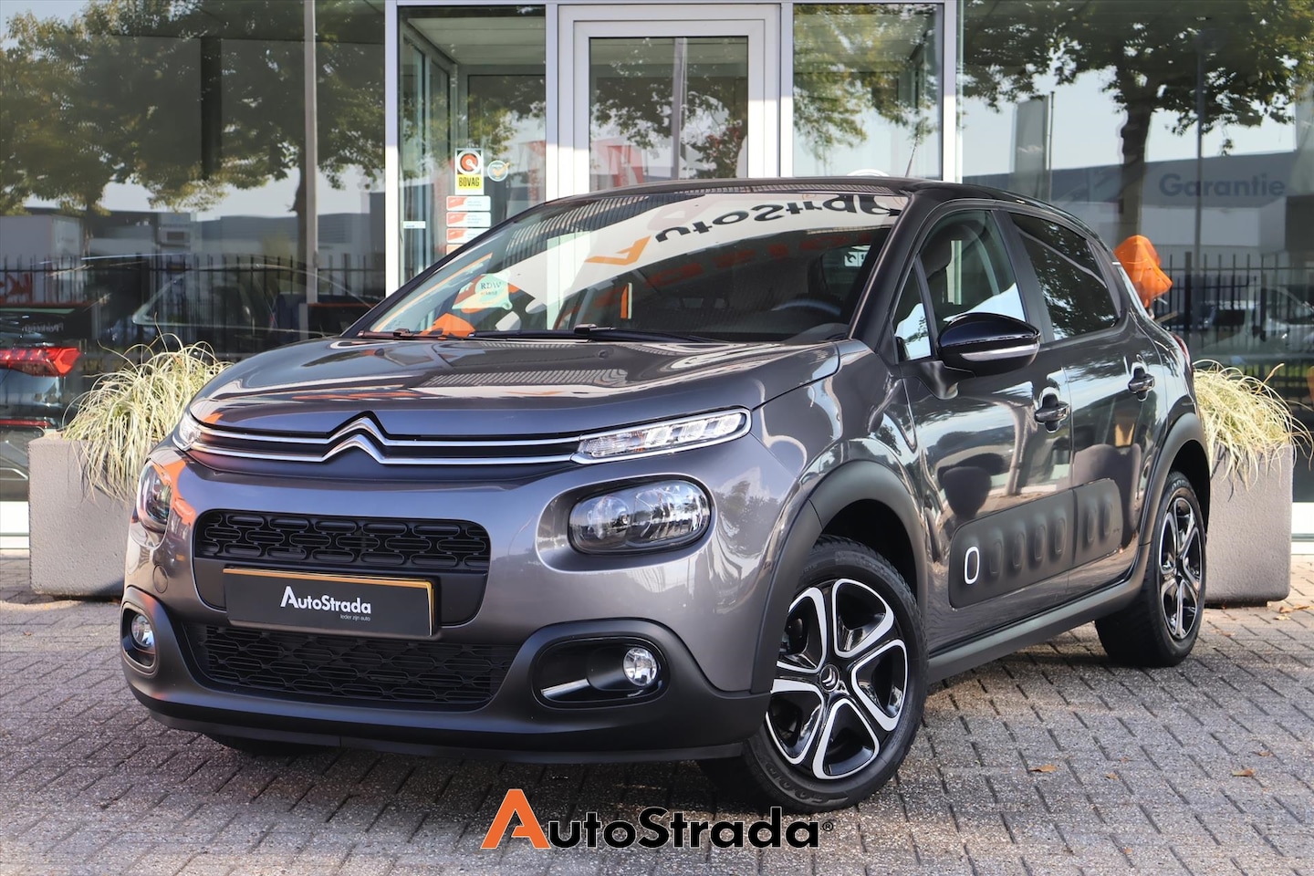 Citroën C3 - 1.2 PureTech 82pk | Carplay | Cruise | Climate | Navigatie | Sensoren | Radio - AutoWereld.nl