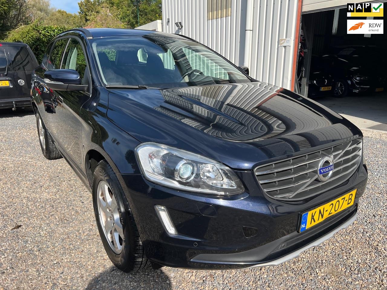 Volvo XC60 - 2.0 D4 FWD AUT Momentum TREKHAAK.CAM.XENON! - AutoWereld.nl