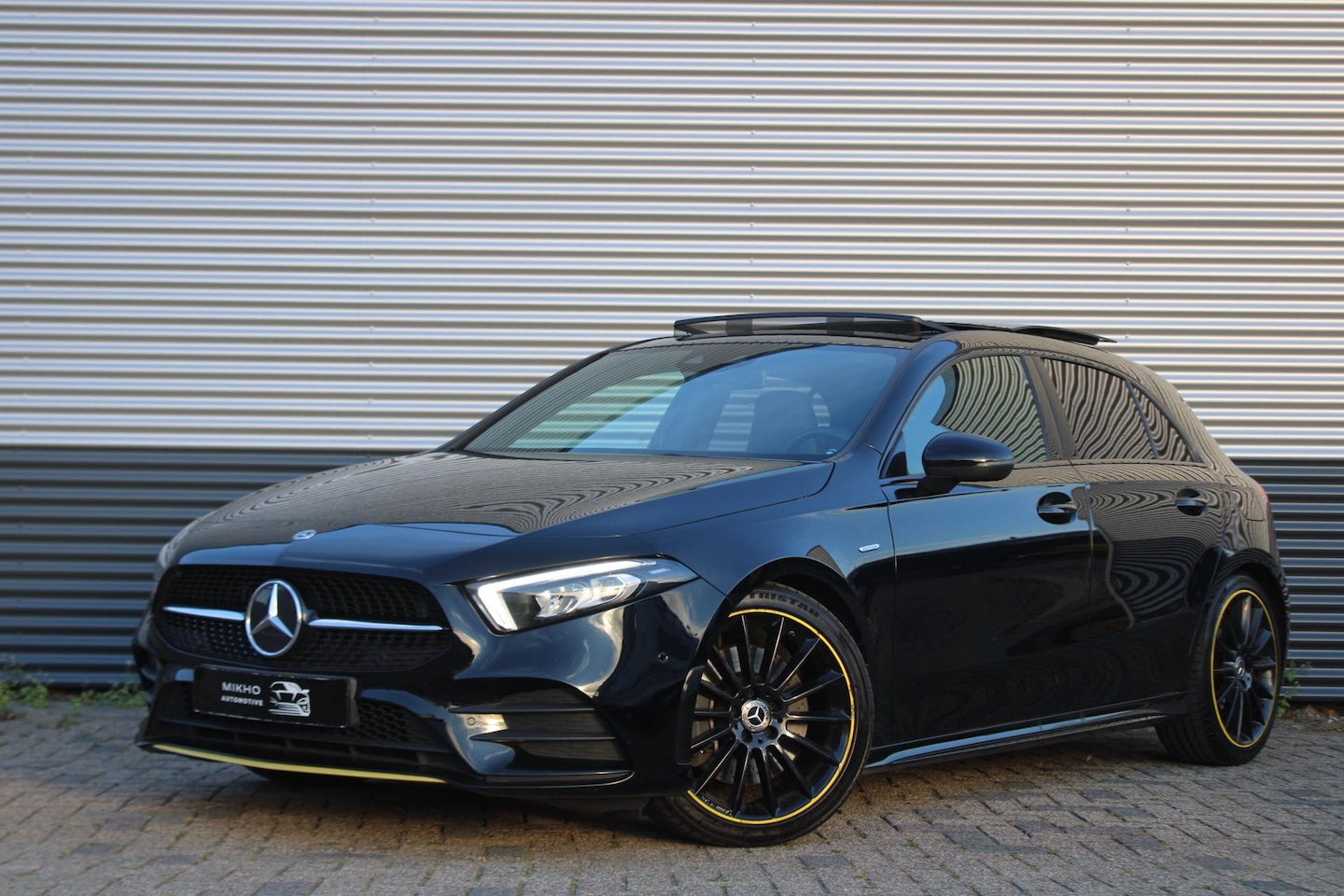 Mercedes-Benz A-klasse - 250 AMG| Edition one | Panoramadak | Sfeerverlichting | Night pakket | Stoelverwarming| Do - AutoWereld.nl