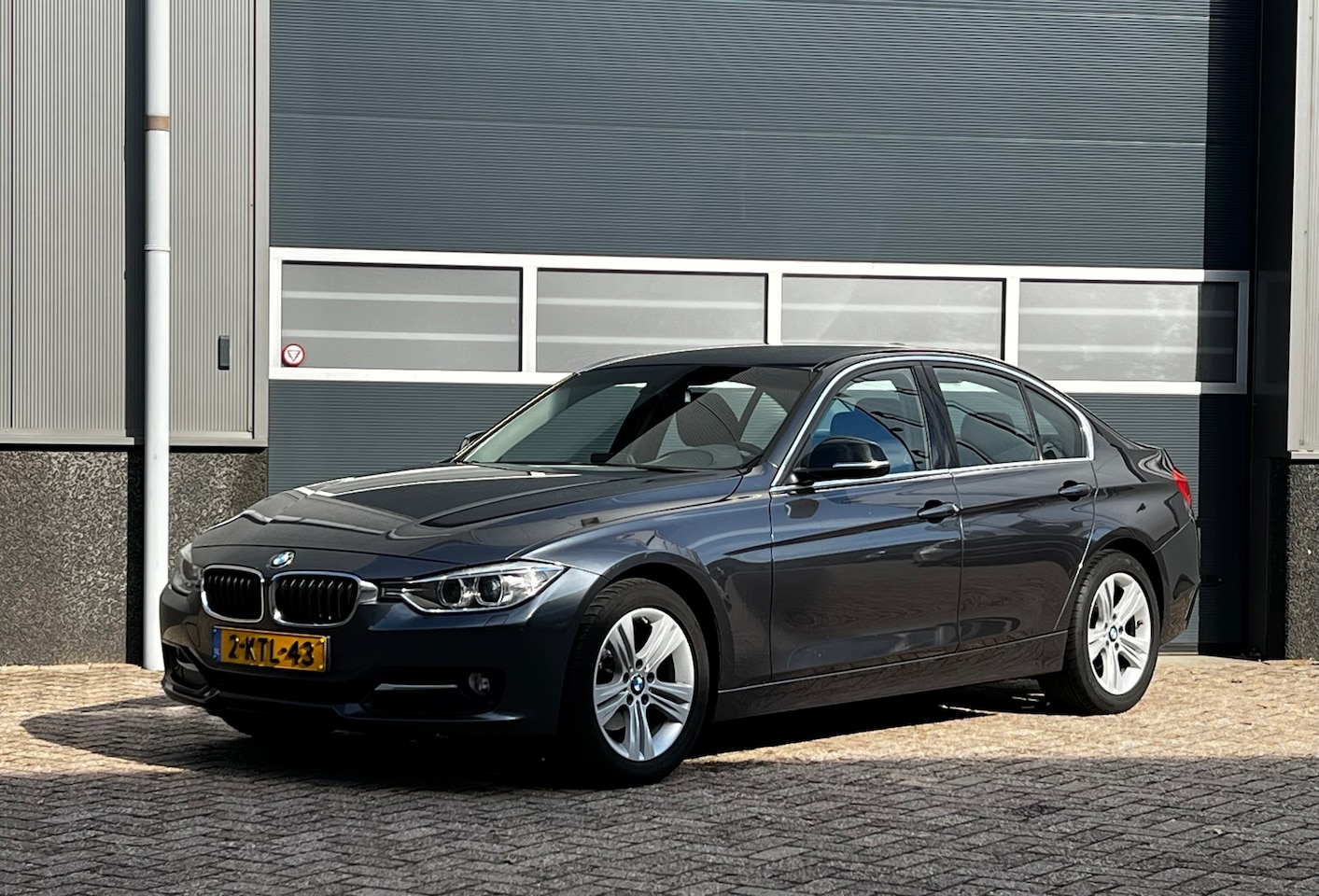BMW 3-serie - 316i Executive Sport bj.2013 Autom|Navi|Pdc|Nap. - AutoWereld.nl