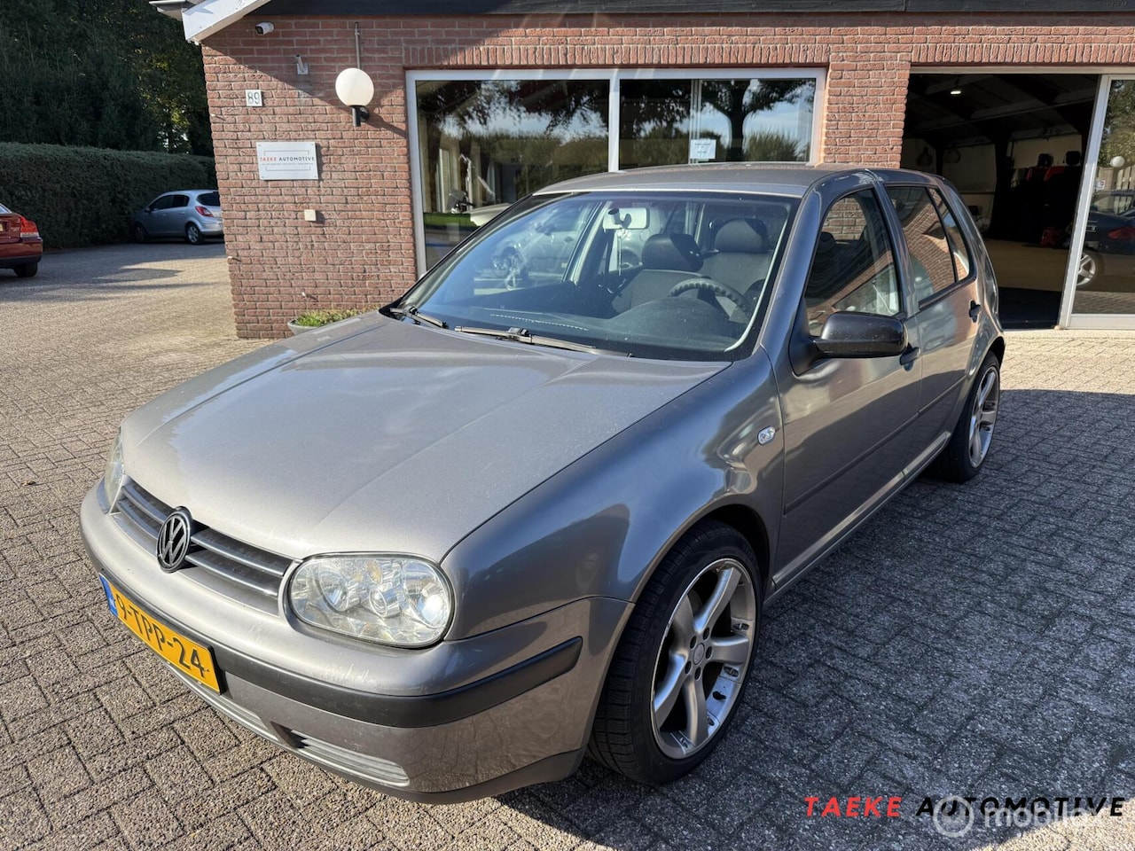 Volkswagen Golf - 1.6 Sportline Handel/Export/Clima - AutoWereld.nl