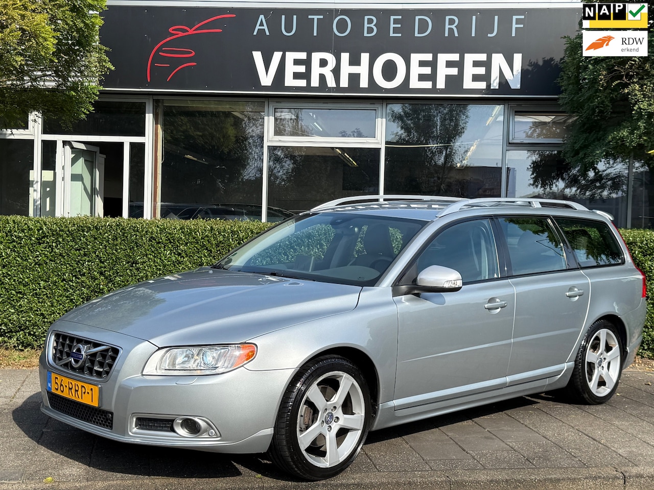 Volvo V70 - 2.0T R-Design - AUTOMAAT - STOEL VERW - PARK CAMERA - VOL DEALER OND ! - AutoWereld.nl
